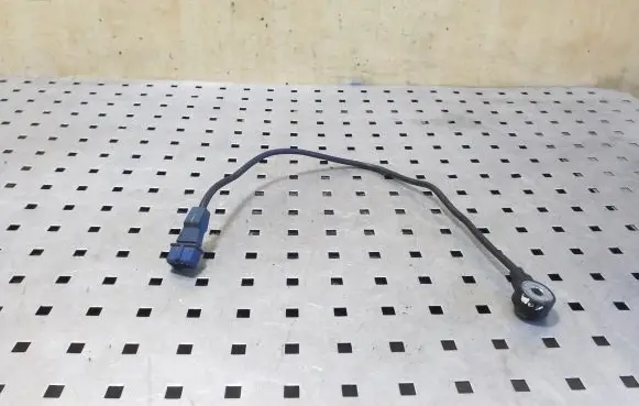Audi A6 S6 C5 4B Detonation knock sensor 054905377G