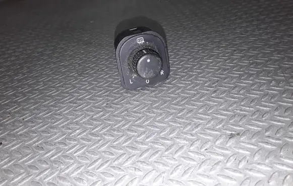 Volkswagen PASSAT B6 Wing mirror switch 1K0959565H