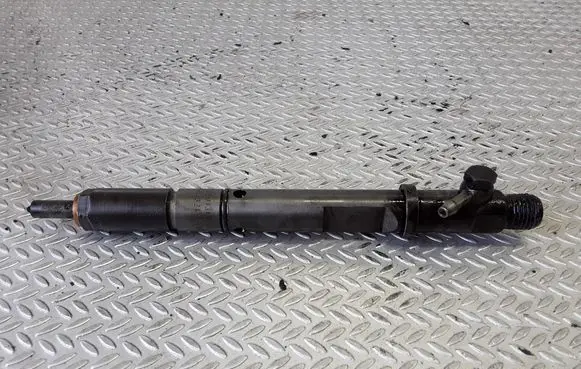 Audi A6 S6 C5 4B Fuel injector 059130201D 0432133805
