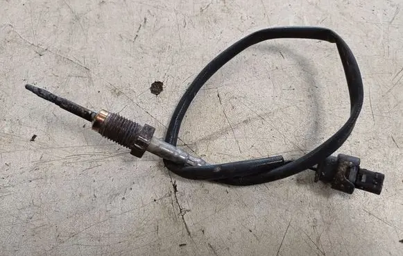 BMW 5 F10 F11 Exhaust gas temperature sensor 7805606