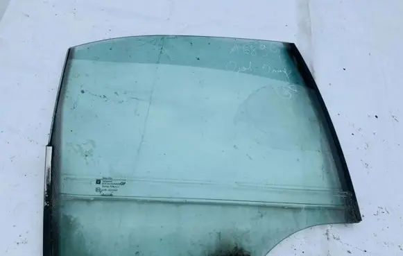 Opel Omega B2 Rear door window glass 
