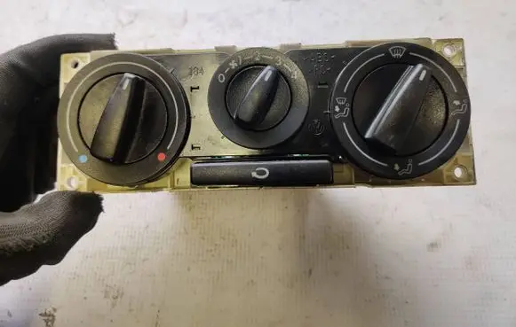 Volkswagen Transporter - Caravelle T4 Climate control unit 7D1819045L