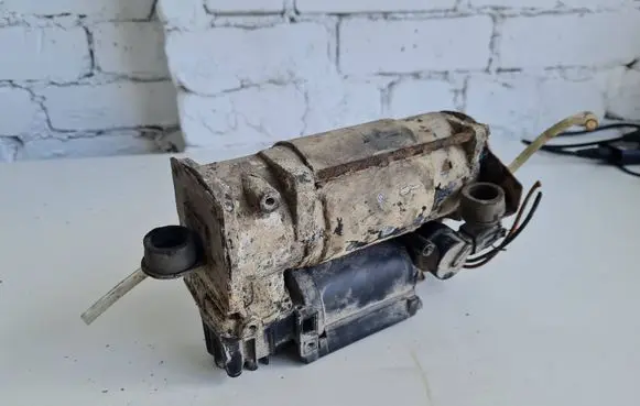 Iveco Daily 3rd gen Air suspension valve block A2203270830