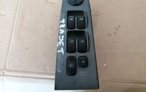 Hyundai Trajet Electric window control switch 621W02250