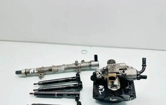Mercedes-Benz CLA C117 X117 W117 Fuel injection system set 28343143 0176423DGE A6510701801
