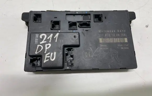 Mercedes-Benz E W211 Door control unit/module 2118701226
