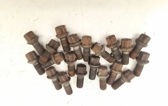 Mercedes-Benz R W251 Nuts/bolts 14MM