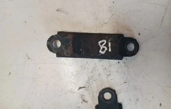 Volvo XC60 Engine mounting bracket 30748173