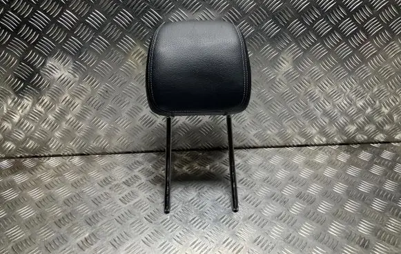 Mercedes-Benz C W205 Front seat headrest TM29791