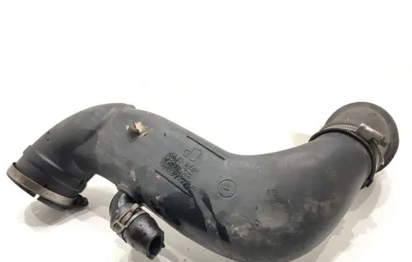 Opel Zafira B Air intake hose/pipe 55561910