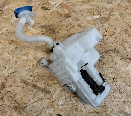 Volkswagen Polo VI Windshield washer fluid reservoir/tank 2Q0955453F