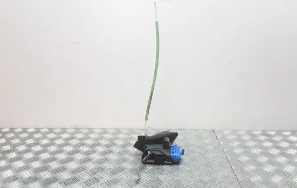 Audi A3 S3 8L Rear door lock 8D0839015A