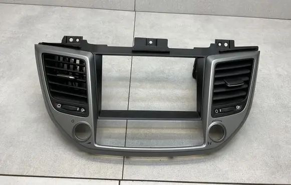 Hyundai Tucson TL Dash center air vent grill 97420C7900