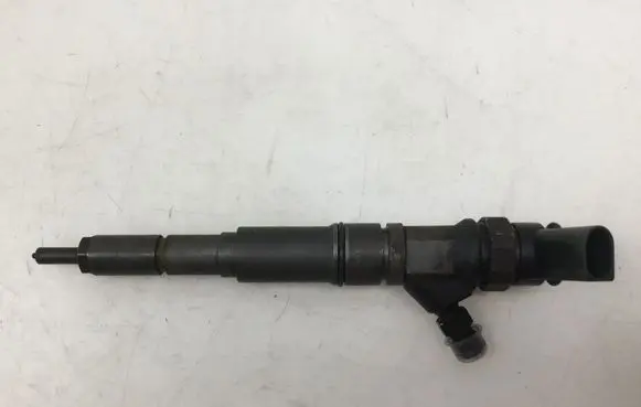 BMW 5 E60 E61 Fuel injector 7793836