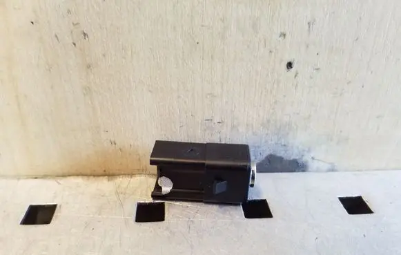 Jaguar XF X250 AUX in-socket connector 30657961