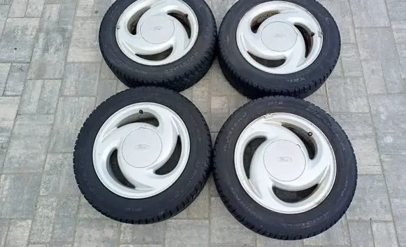 Ford Probe R15 alloy rim