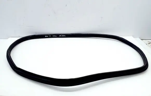 BMW i4 Rubber seal rear door 