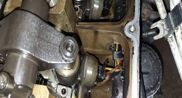 Skoda Octavia Mk2 (1Z) Fuel injector 