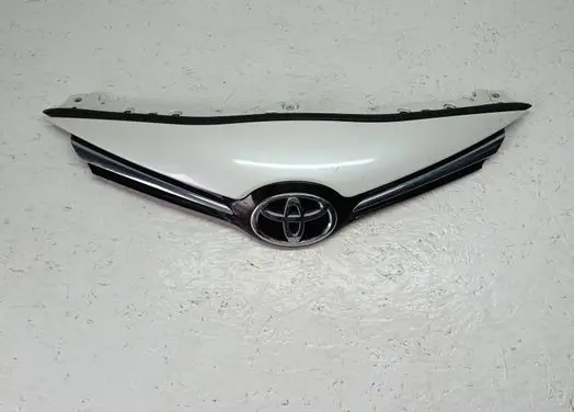Toyota Avensis T270 Front bumper upper radiator grill 5311405120