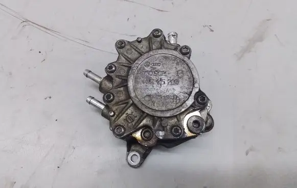 Audi A4 S4 B7 8E 8H Vacuum pump 03G145209