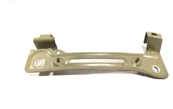 Audi Q7 4M Fender mounting bracket 4M0821432