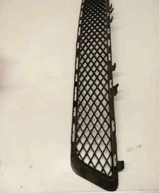 Mercedes-Benz E W212 Front bumper lower grill A2128850523