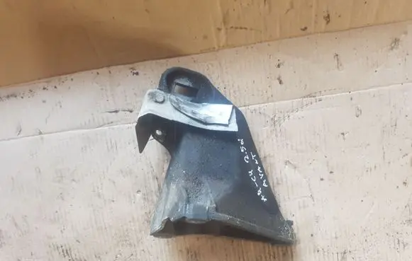 Audi A6 S6 C4 4A Engine mounting bracket 4A0199312