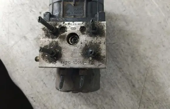 Toyota Corolla E120 E130 ABS Pump