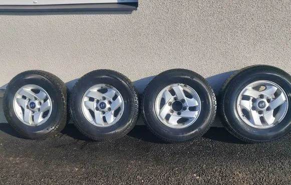 Hyundai Terracan R16 carbon fiber rim 