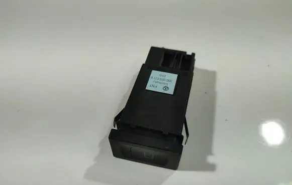 Volkswagen PASSAT B5 Windscreen/window heater switch 3B0959621B