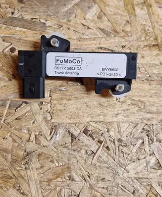 Ford S-MAX Aerial antenna amplifier DS7T15603CA 5WY8692