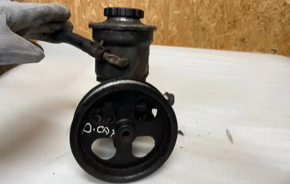 Toyota Corolla Verso E121 Power steering pump 12180