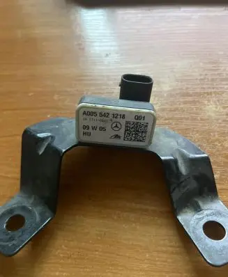 Mercedes-Benz ML W164 Airbag deployment crash/impact sensor A0055421218 10171102213