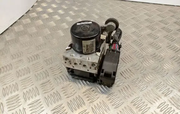Mercedes-Benz C W204 ABS Pump A1724314212 10021208224 1021208222092109