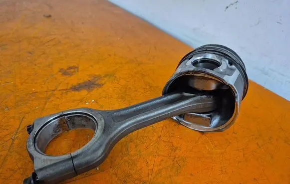 Peugeot 207 CC Piston 75L93
