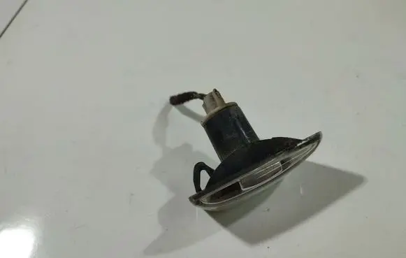 Opel Zafira B Front fender indicator light 1S181288