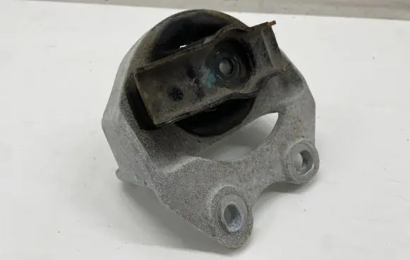 Dacia Spring Engine mount bracket