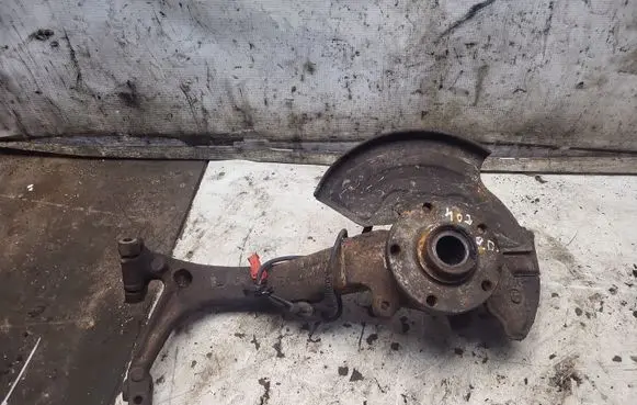 Audi A6 S6 C5 4B Front wheel hub