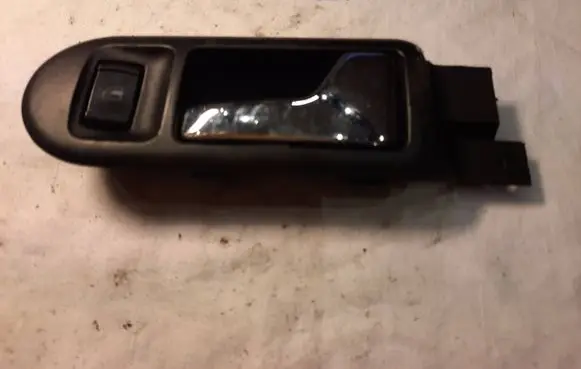 Volkswagen PASSAT B5 Front door interior handle 3B1837114