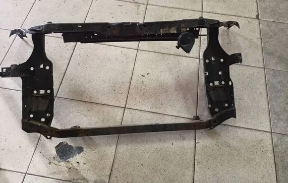 Nissan Qashqai Radiator support slam panel