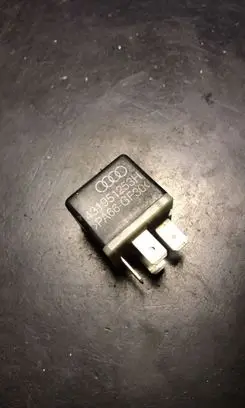 Volkswagen PASSAT B5 Other relay 431951253H