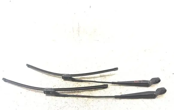 Skoda Fabia Mk2 (5J) Front wiper blade arm