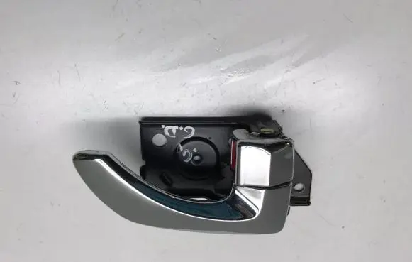 Hyundai Santa Fe Front door interior handle