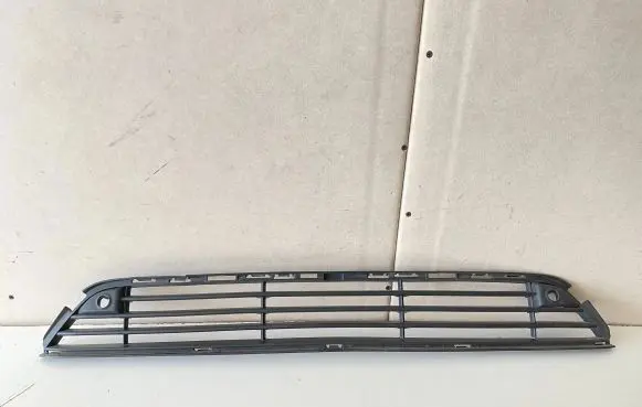 Volvo V40 Front bumper lower grill 31347092