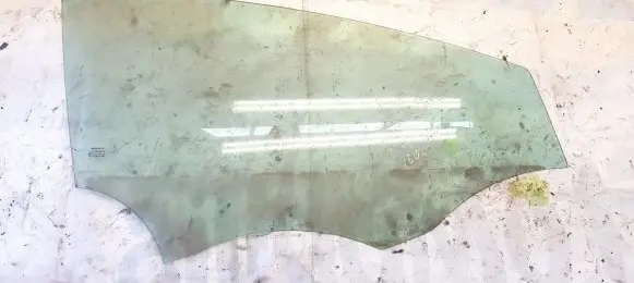 Seat Leon (1P) Front door window glass four-door