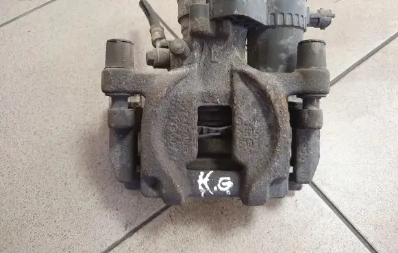 Subaru Outback (BS) Rear brake caliper 26620AL030