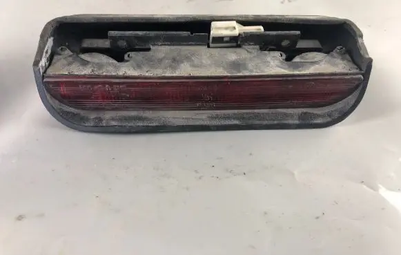 Mitsubishi Pajero Pinin Third/center stoplight