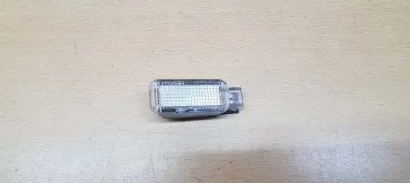 Porsche Macan (95B) Front door interior light 094741