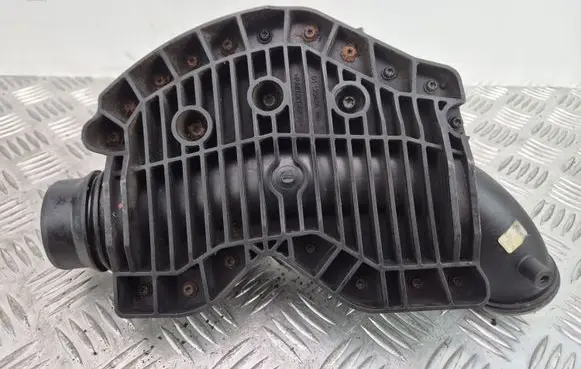 Mercedes-Benz E W212 Intake resonator A6421402787 4011548A