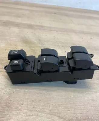 Mitsubishi Outlander Electric window control switch 8608a187